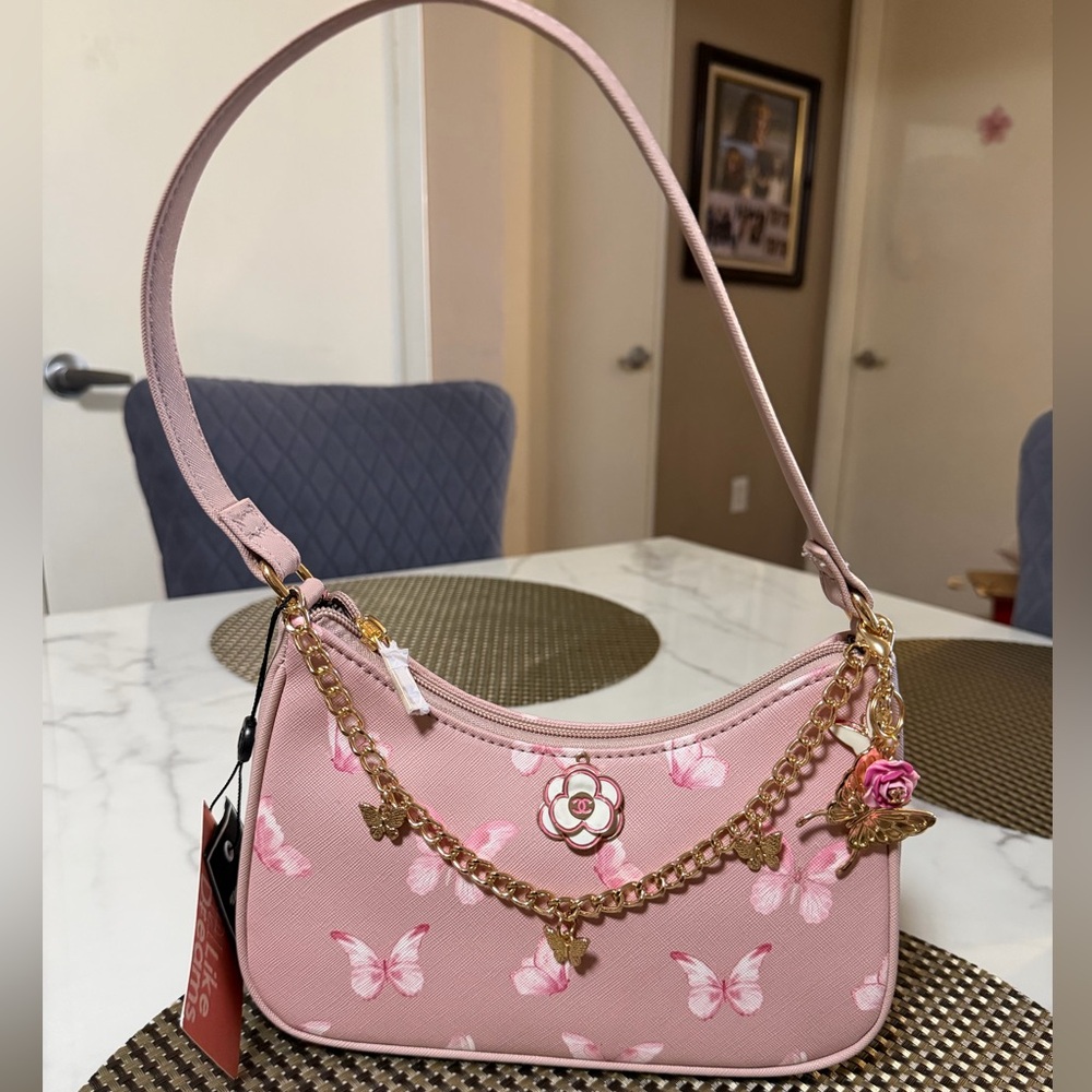 ‼️SOLD‼️   🦋💖 Pink Butterfly Women's Bag WITH CHANEL CHARM💖